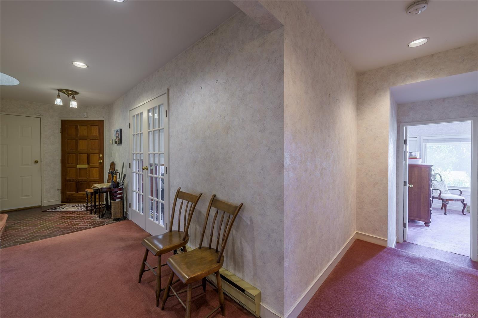8742 Pender Park Dr