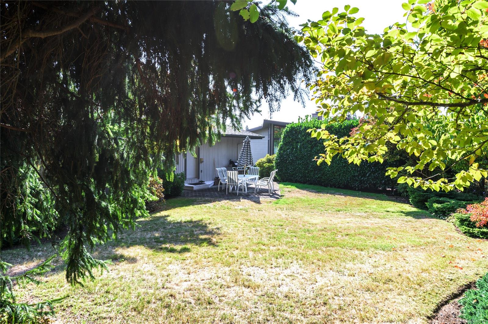 8742 Pender Park Dr