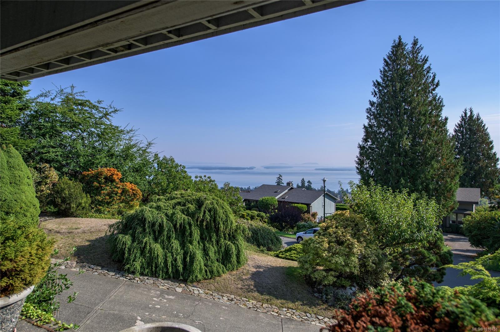 8742 Pender Park Dr