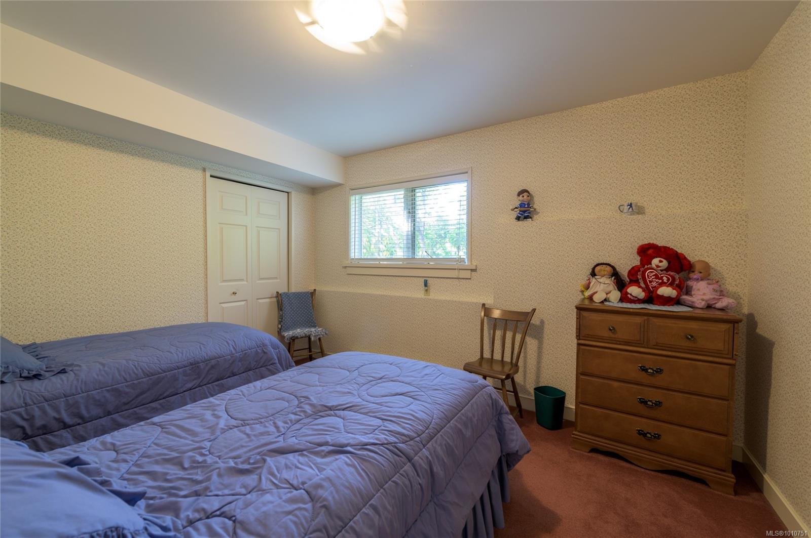8742 Pender Park Dr