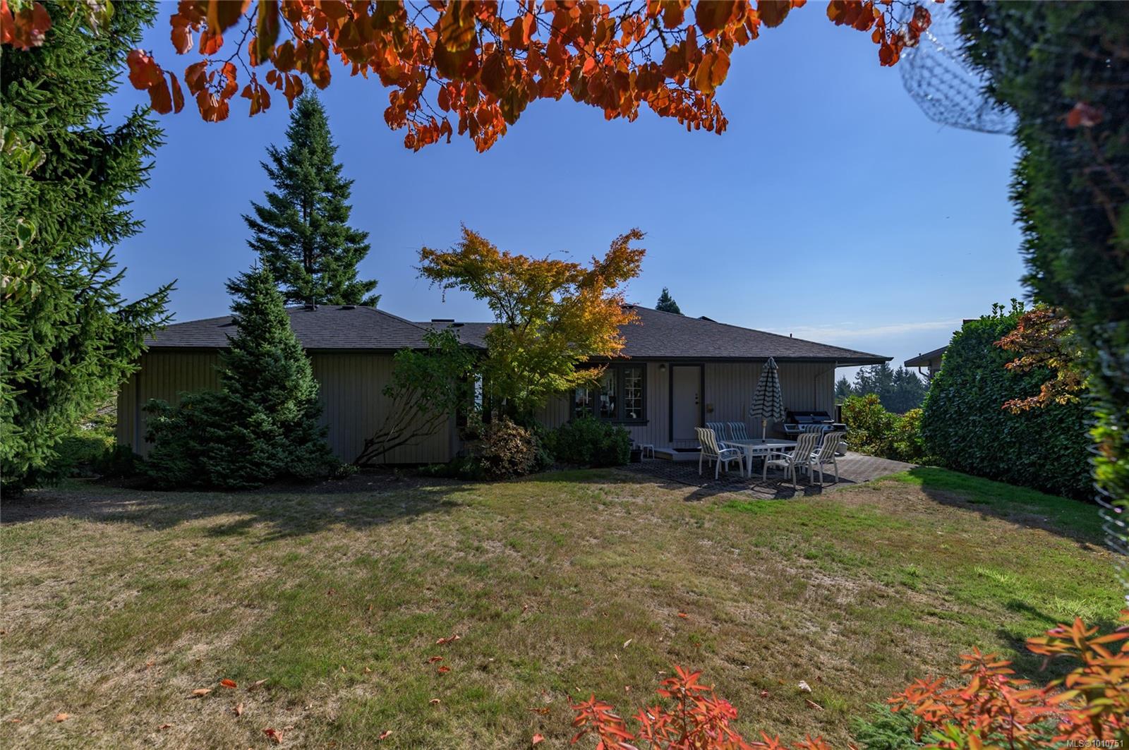8742 Pender Park Dr
