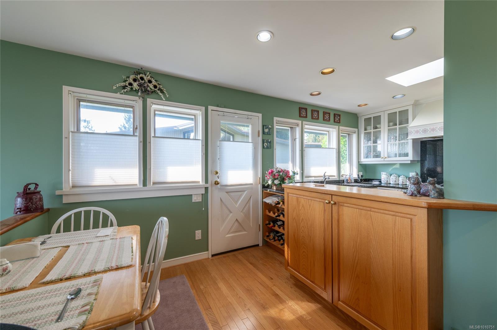 8742 Pender Park Dr
