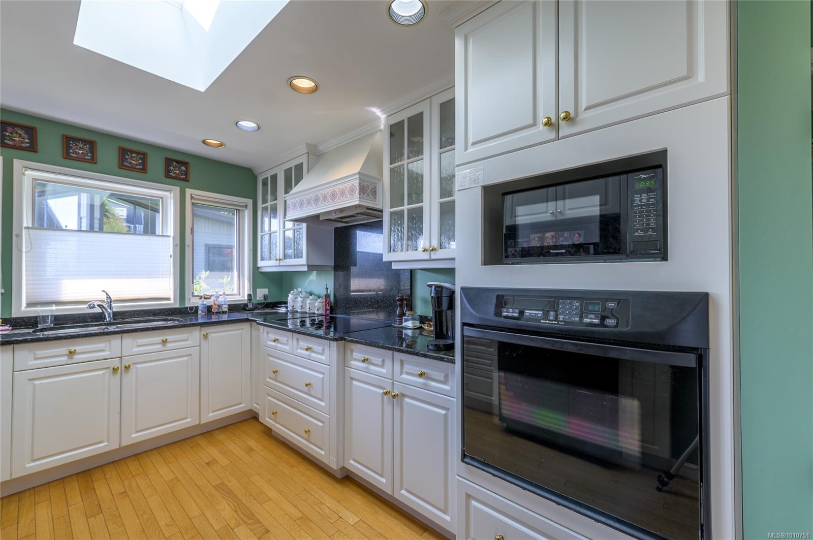 8742 Pender Park Dr
