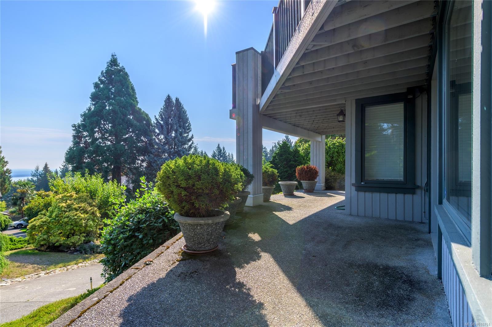 8742 Pender Park Dr