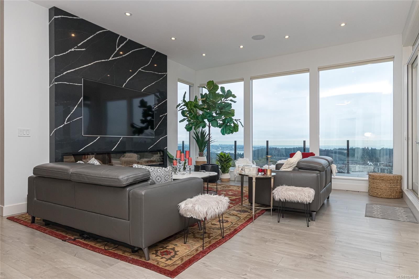 2713 Goldstone Hts