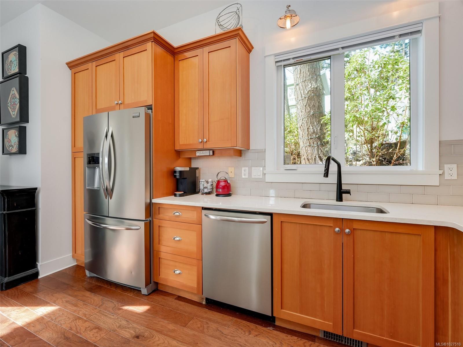 125 Hilltop Cres