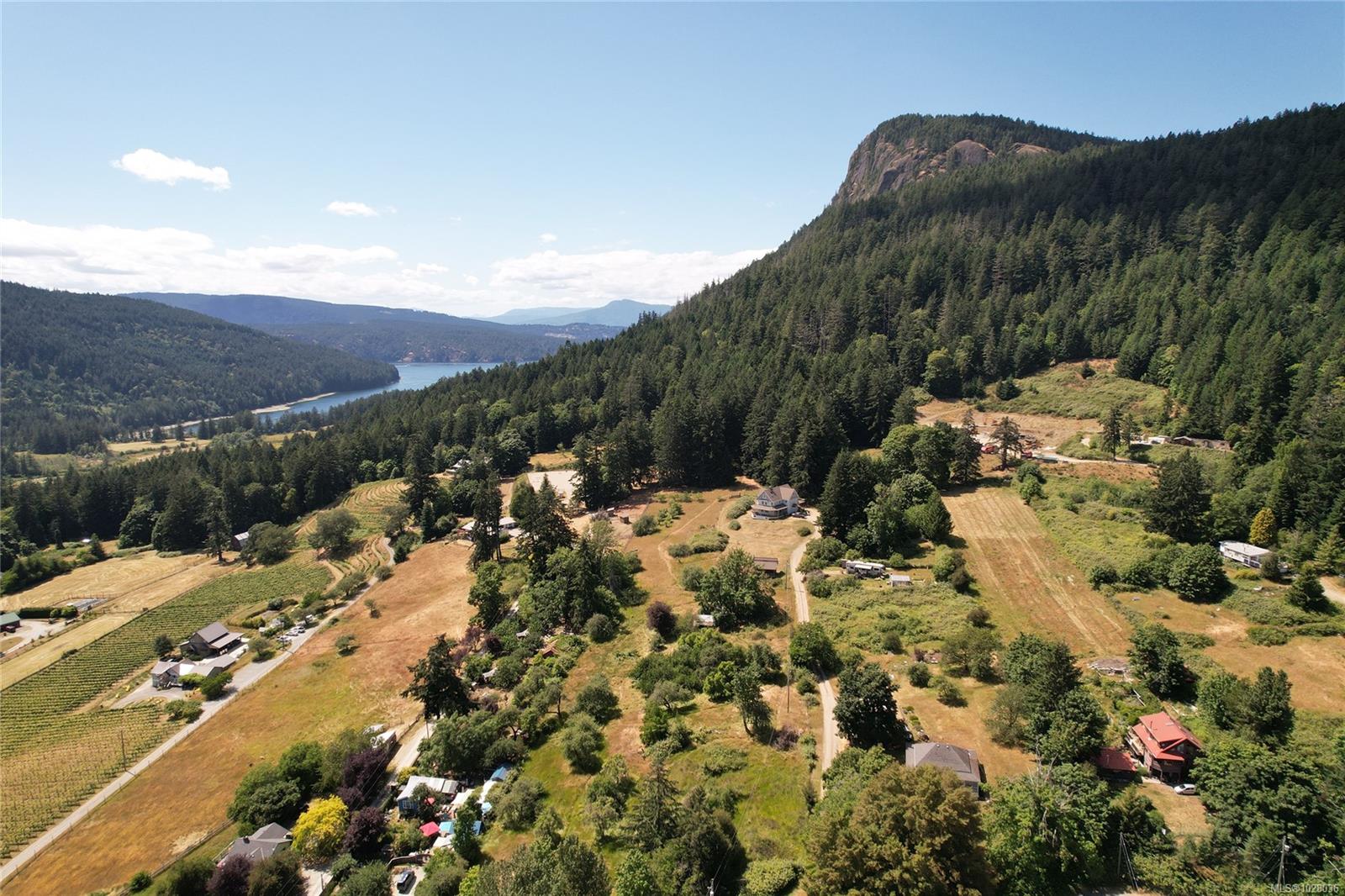 1832 Fulford-Ganges Rd