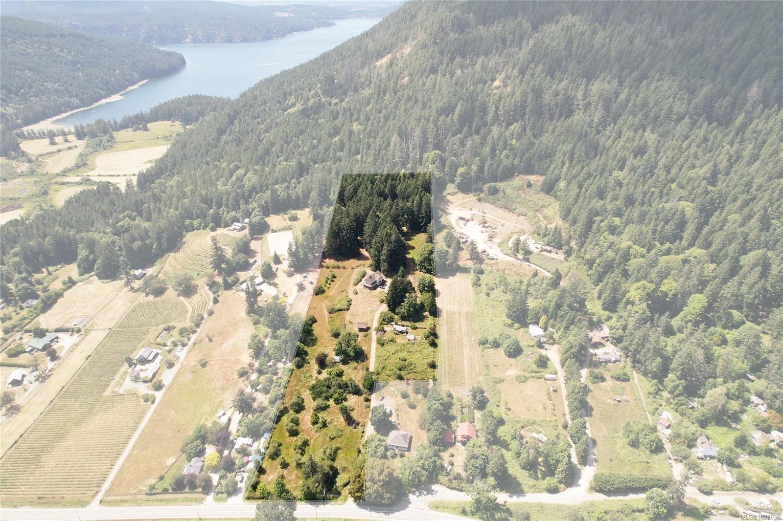 1832 Fulford-Ganges Rd