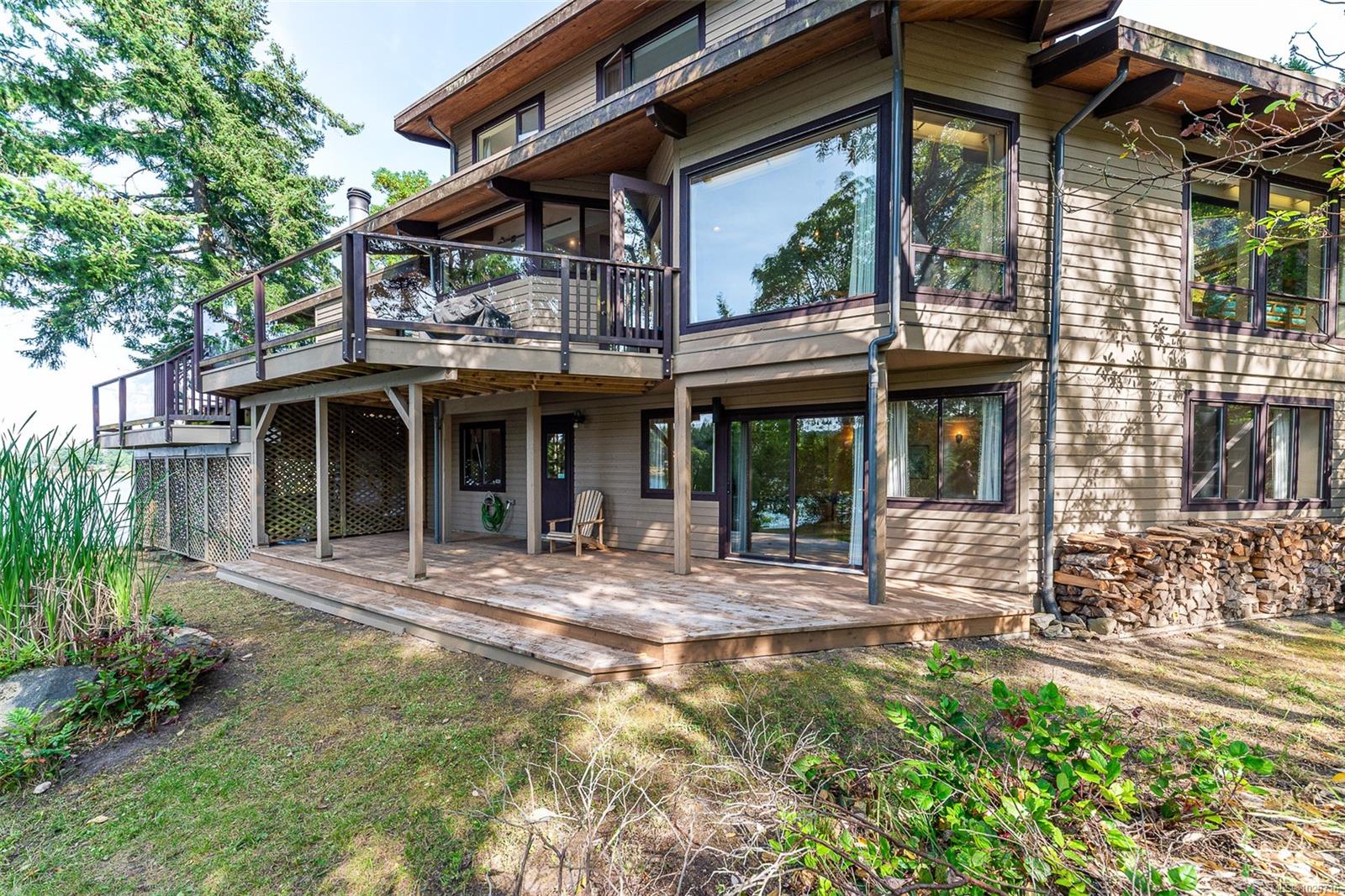 835 Sturdies Bay Rd # 1