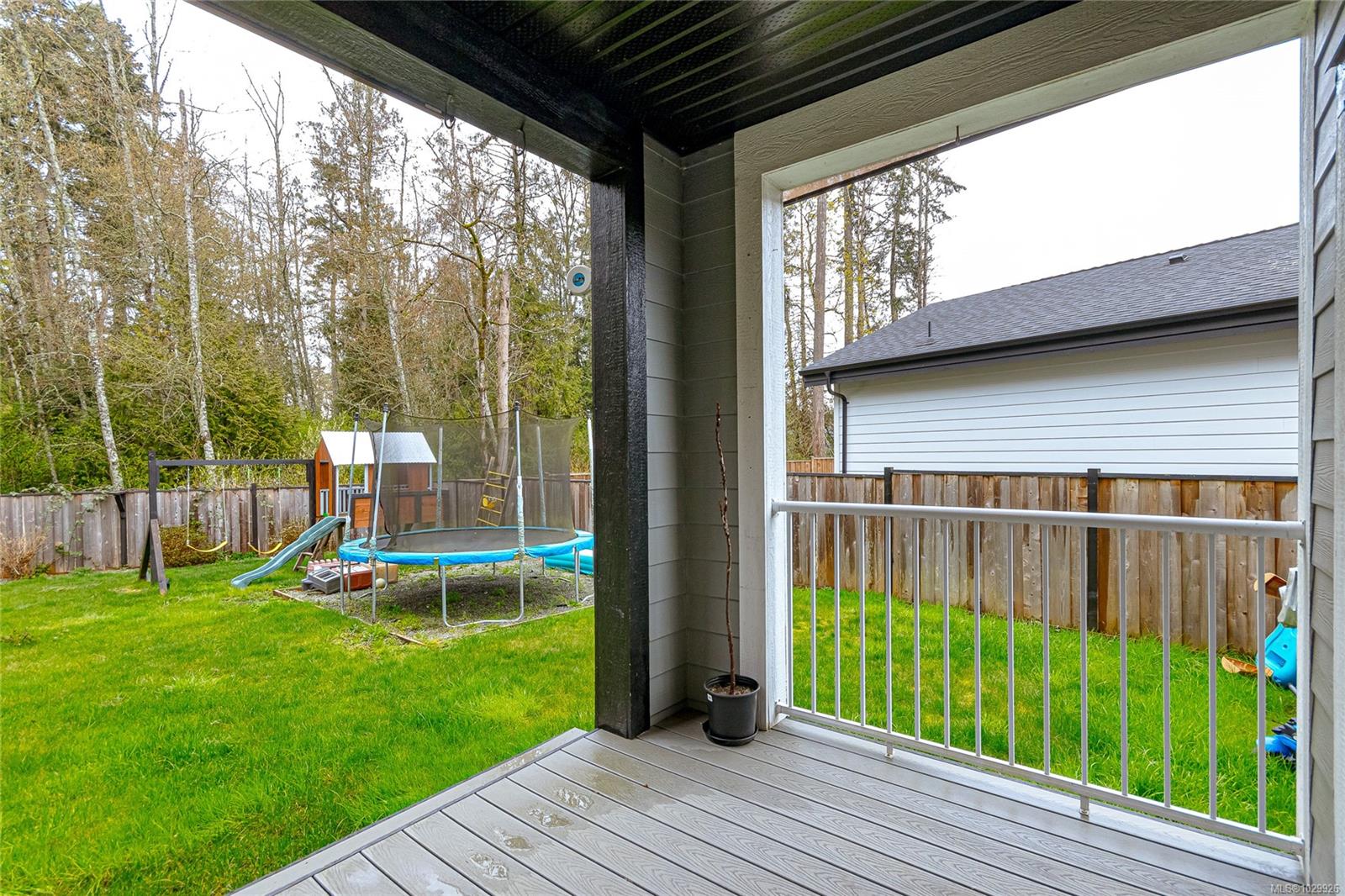 17 Saanich Ridge Dr