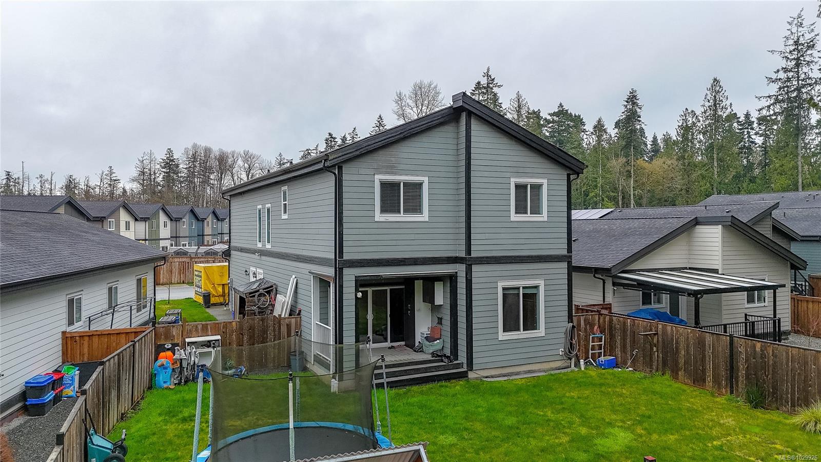 17 Saanich Ridge Dr