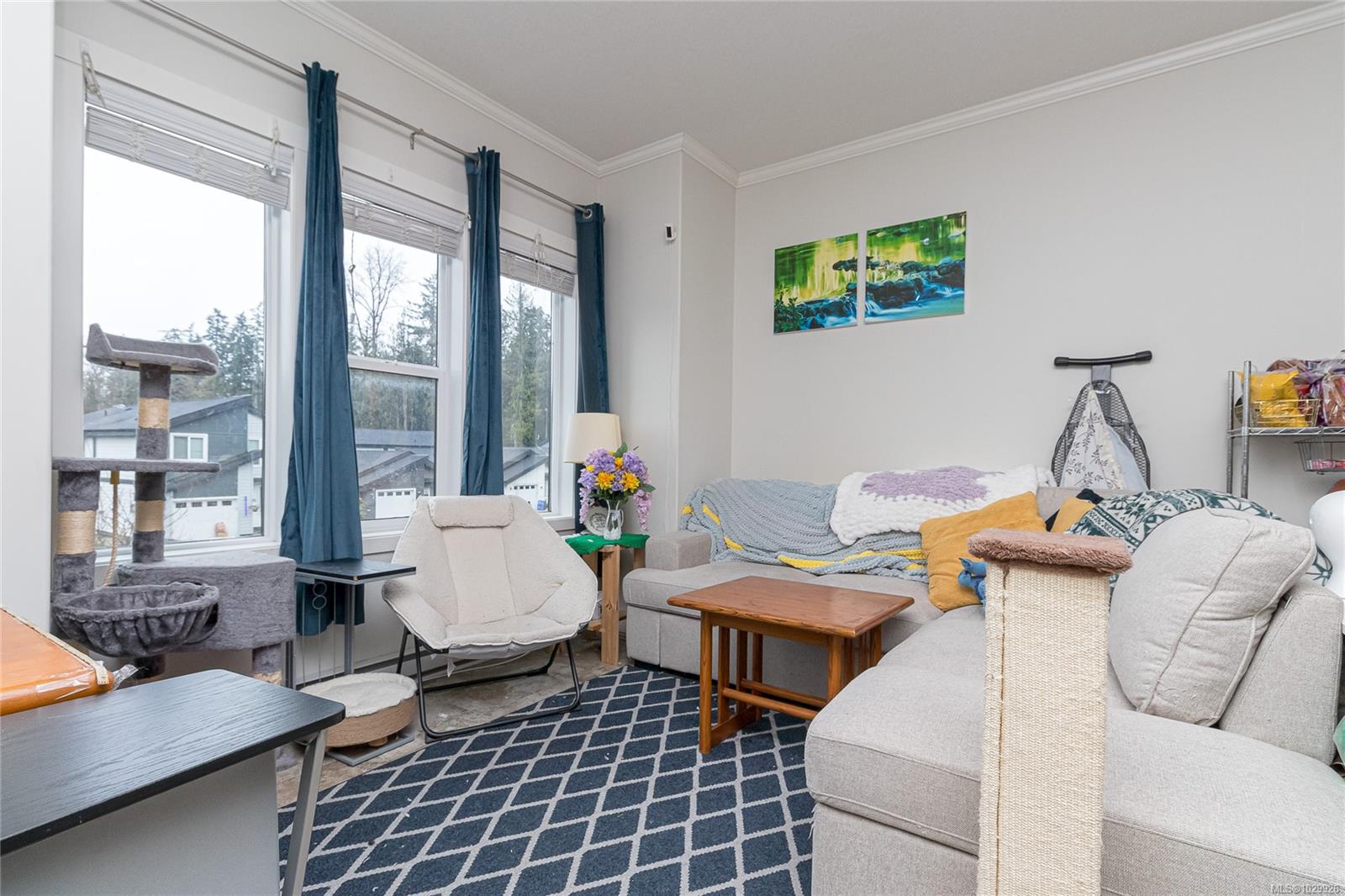 17 Saanich Ridge Dr