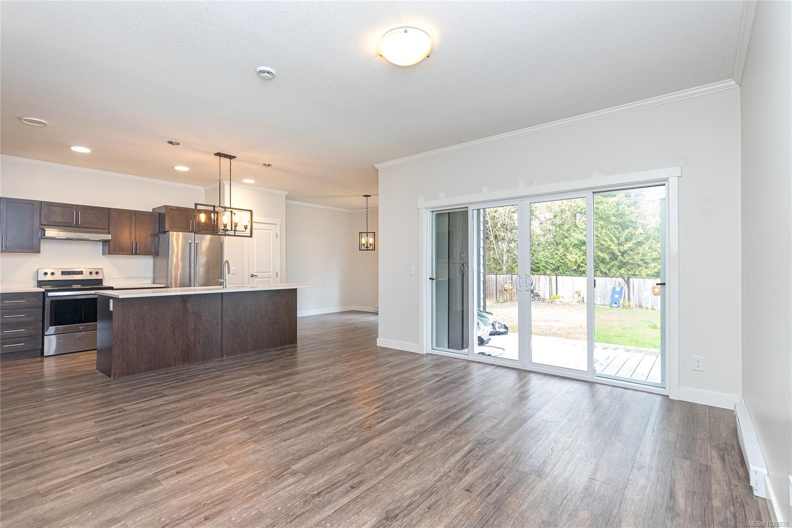 17 Saanich Ridge Dr