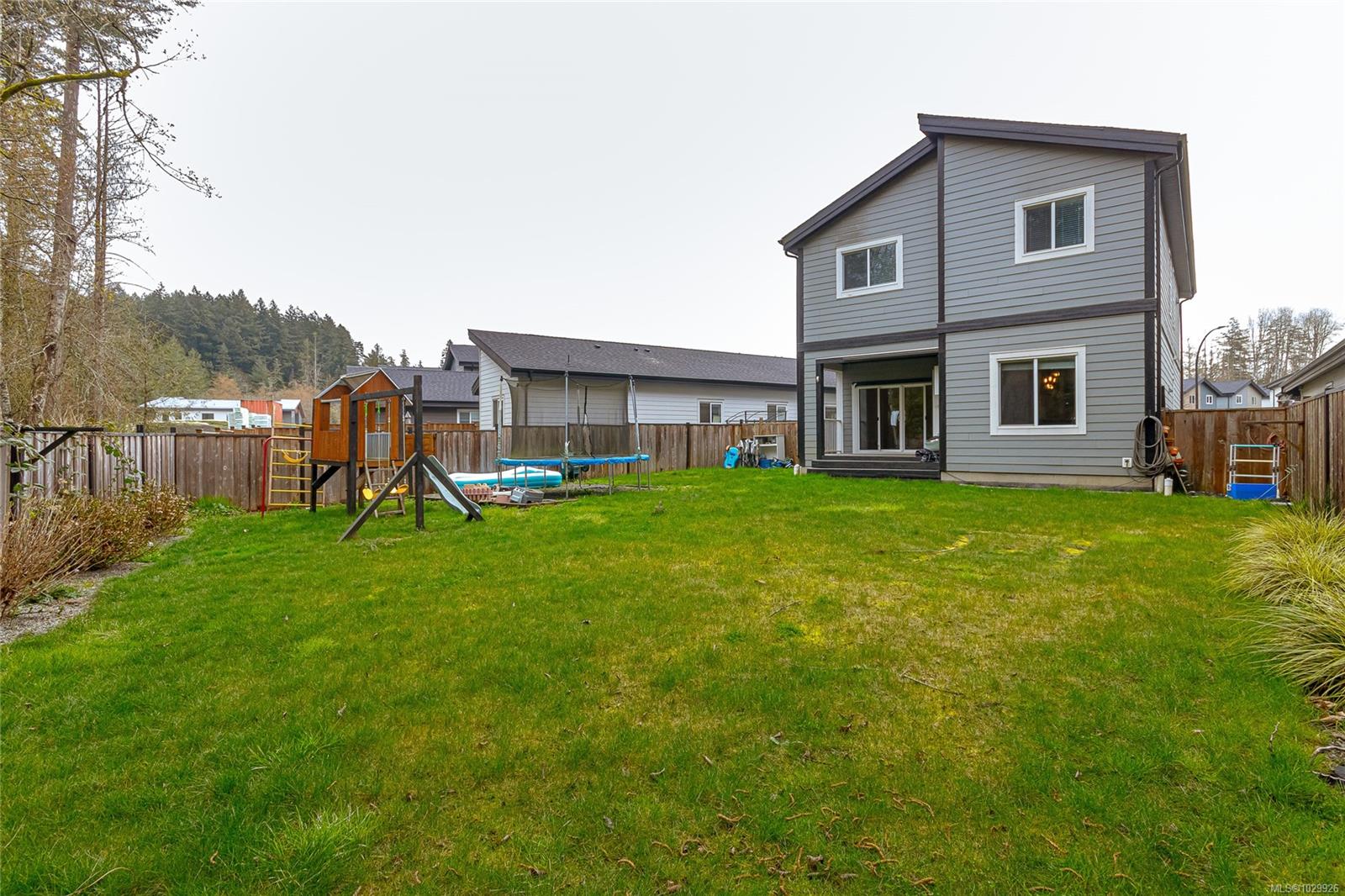 17 Saanich Ridge Dr