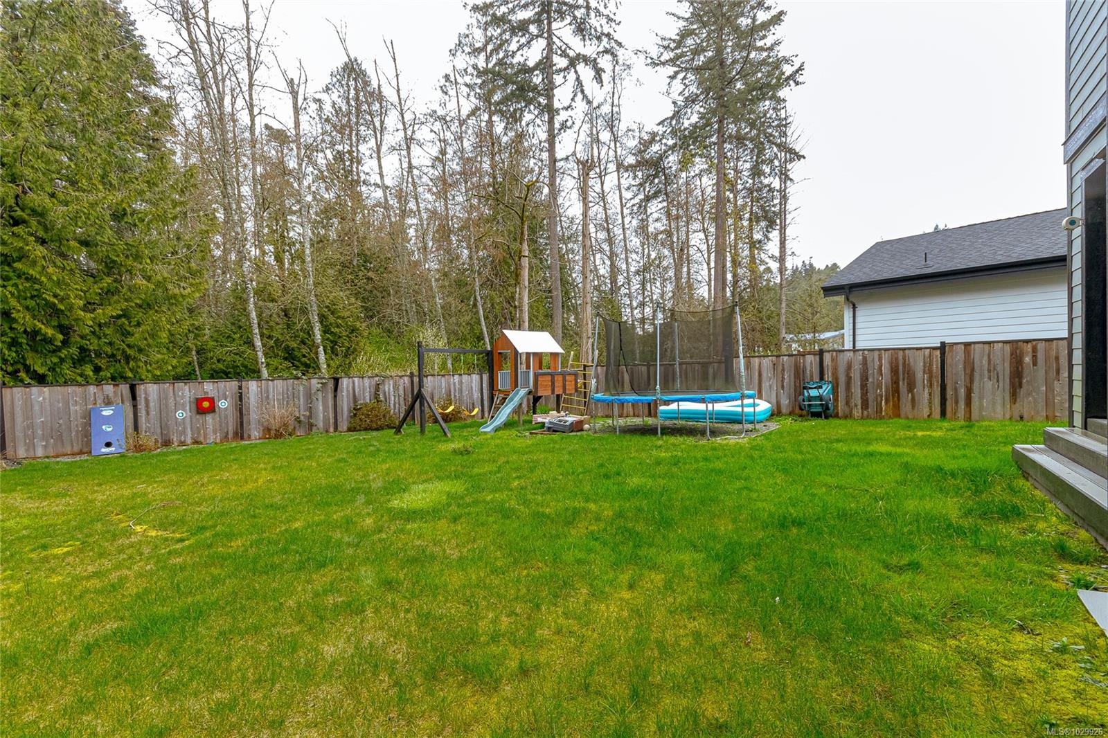 17 Saanich Ridge Dr