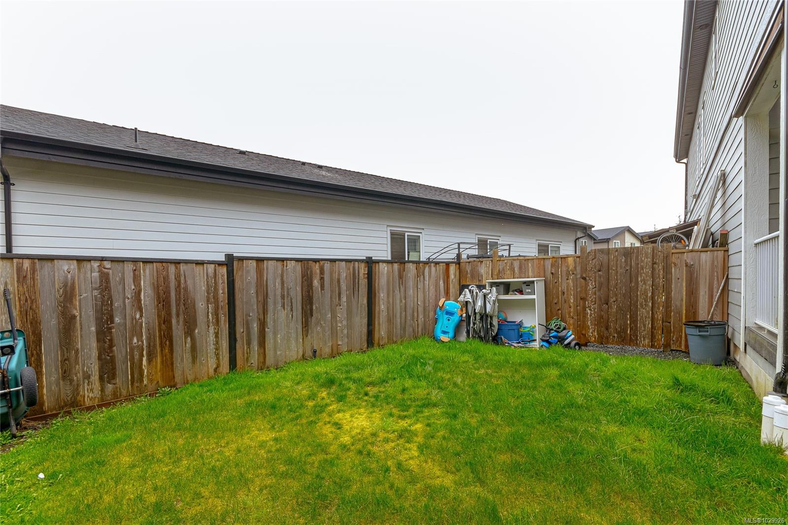 17 Saanich Ridge Dr