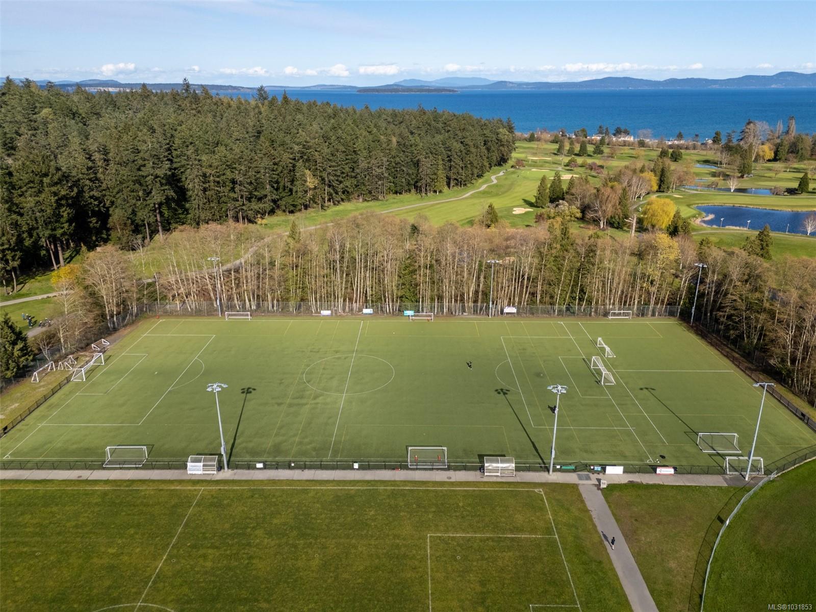 5110 Cordova Bay Rd # 206