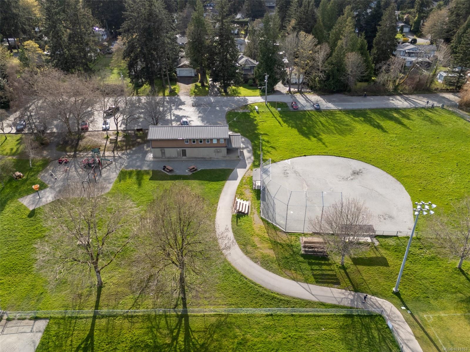 5110 Cordova Bay Rd # 206