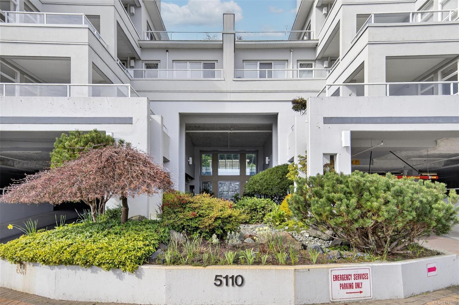 5110 Cordova Bay Rd # 206