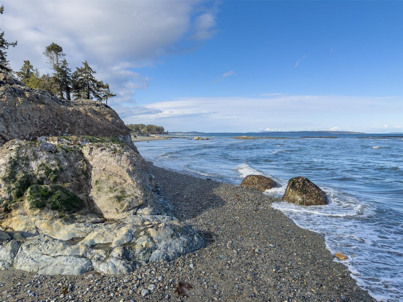 5110 Cordova Bay Rd # 206