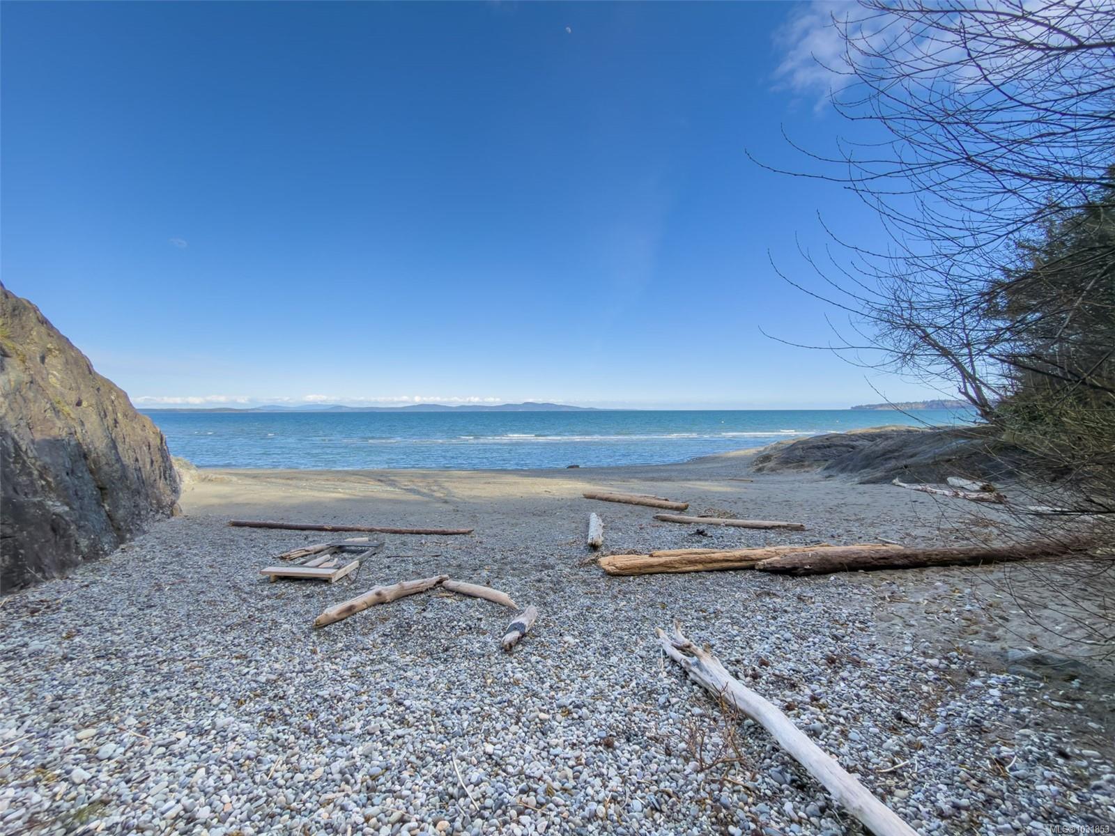 5110 Cordova Bay Rd # 206