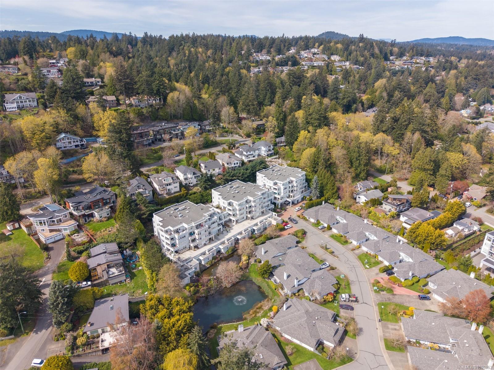 5110 Cordova Bay Rd # 206
