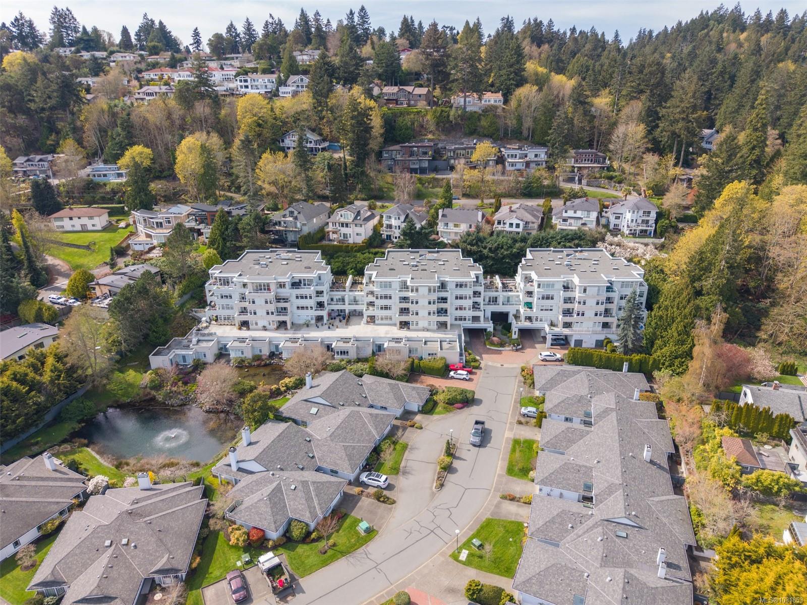 5110 Cordova Bay Rd # 206
