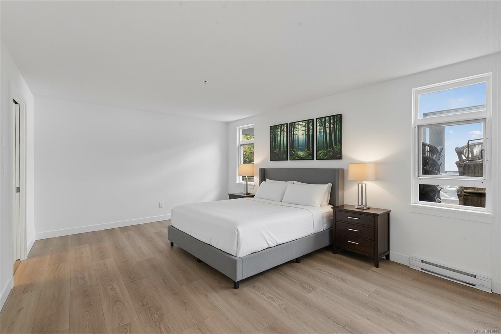 5110 Cordova Bay Rd # 206