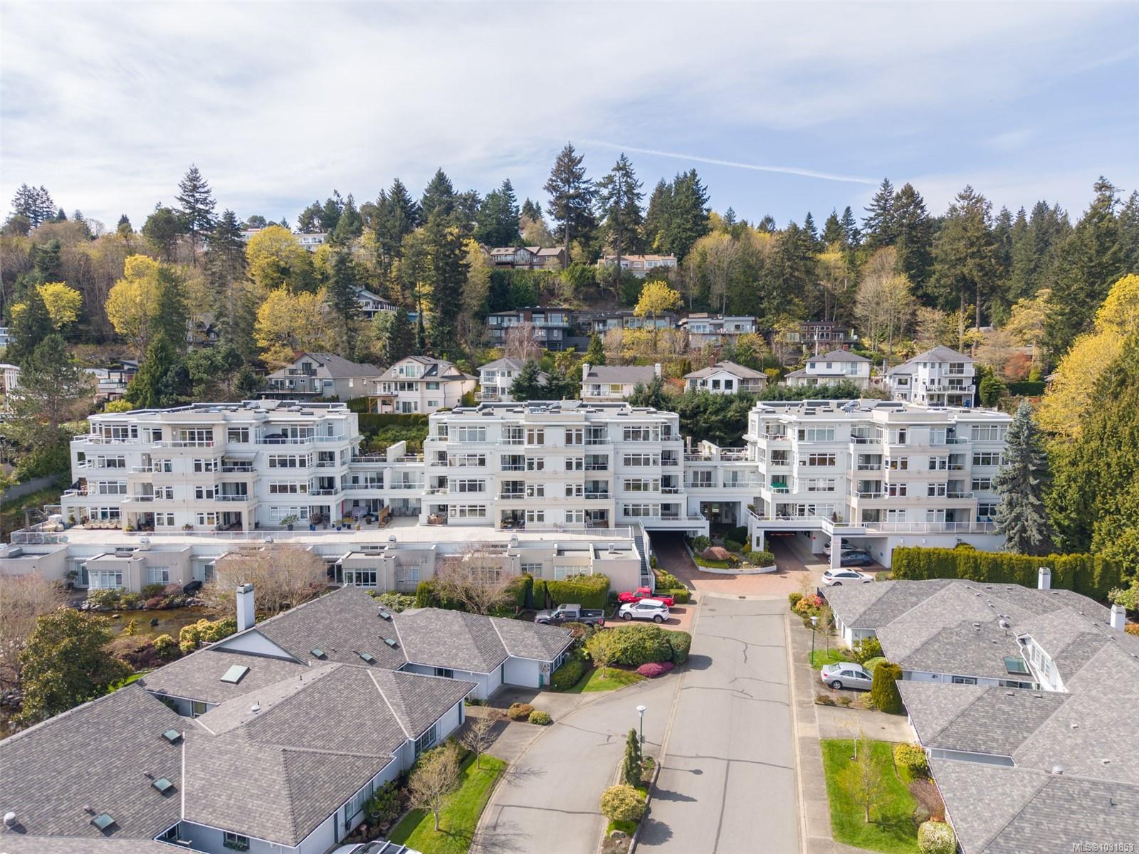 5110 Cordova Bay Rd # 206