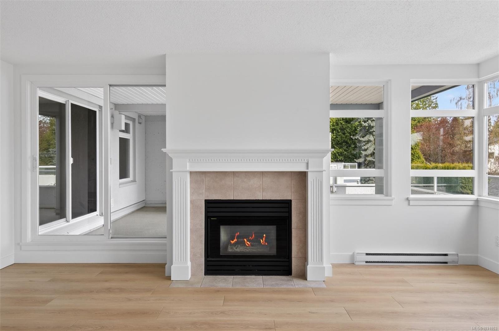 5110 Cordova Bay Rd # 206