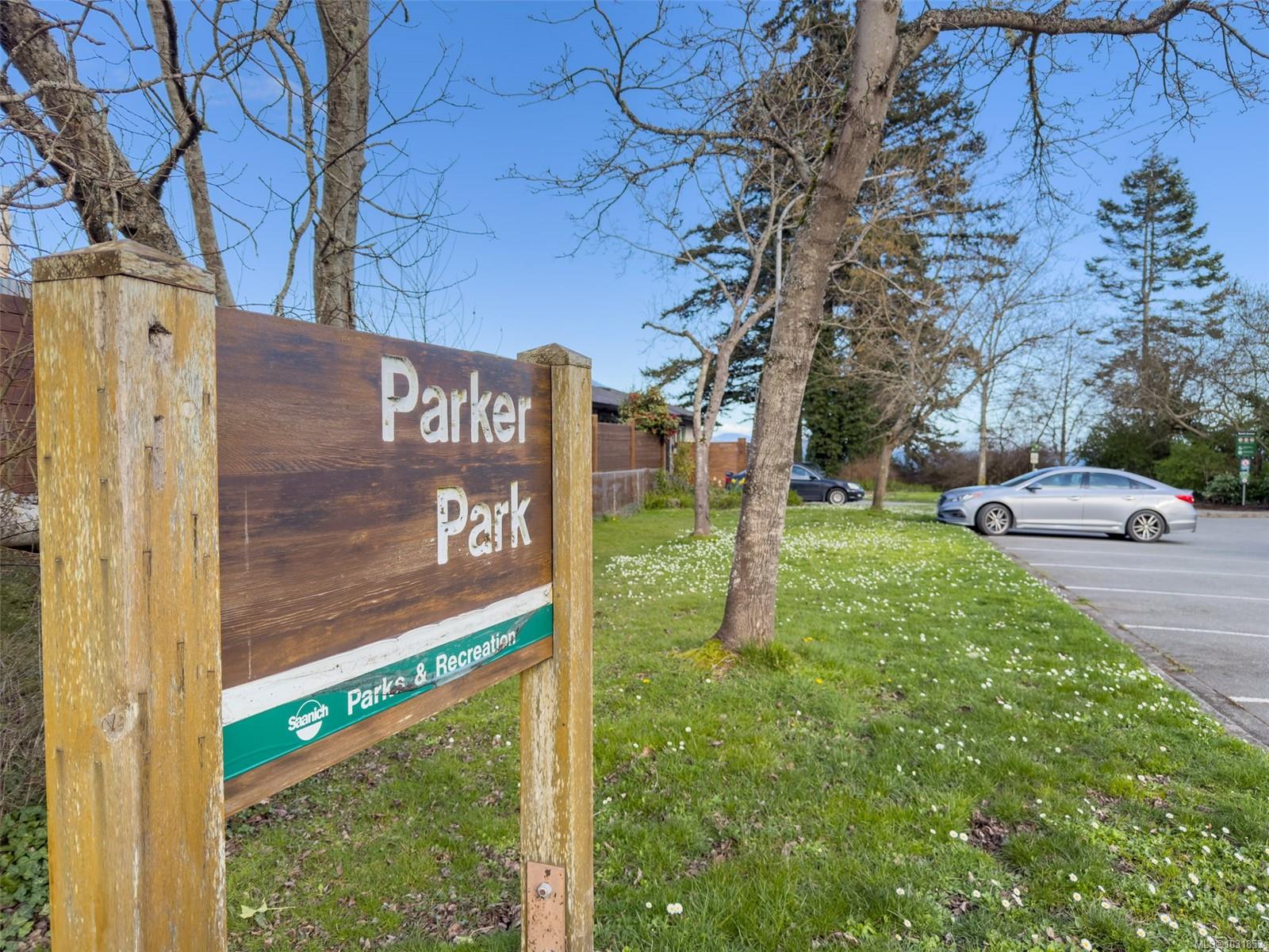 5110 Cordova Bay Rd # 206