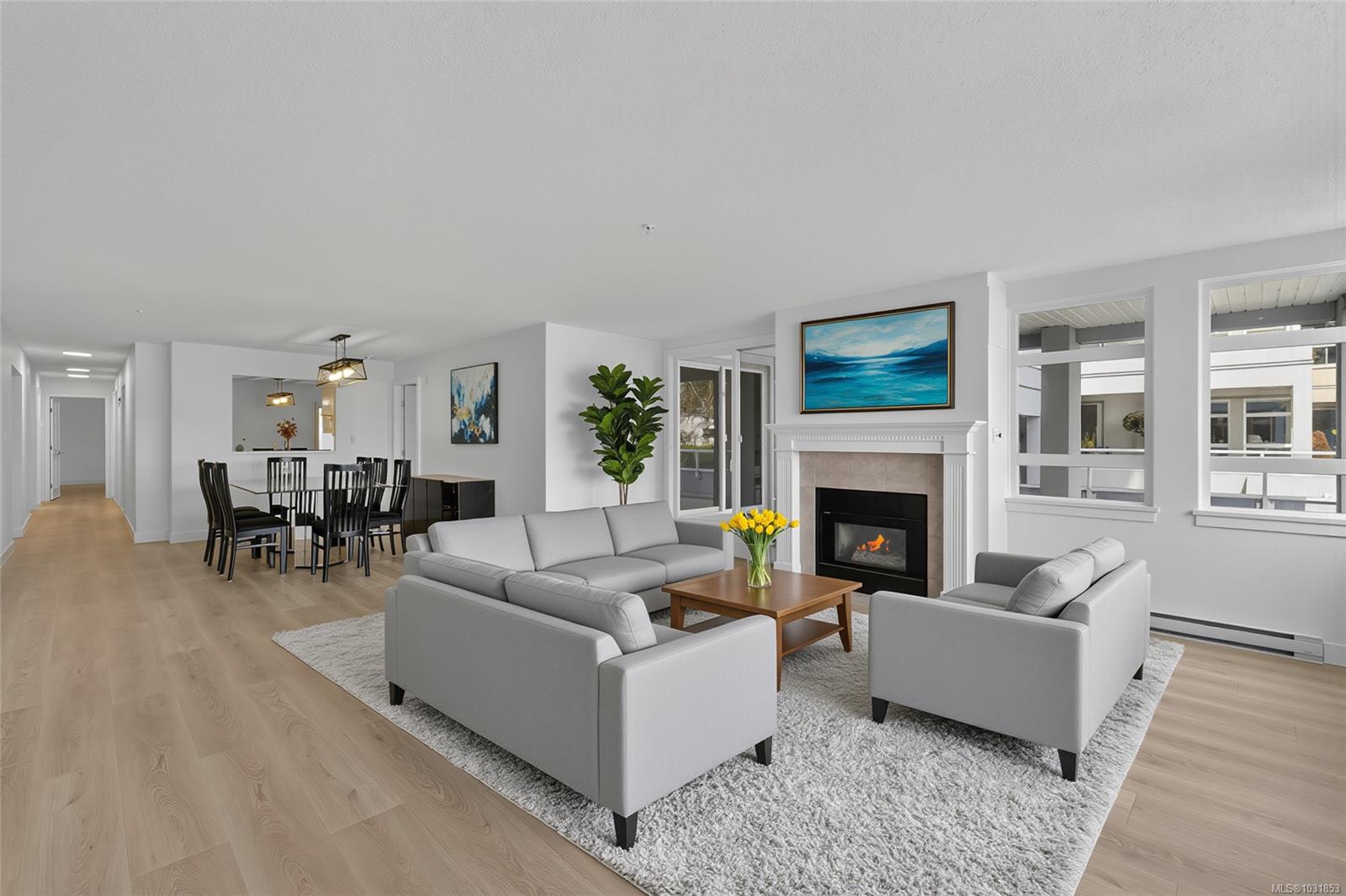 5110 Cordova Bay Rd # 206