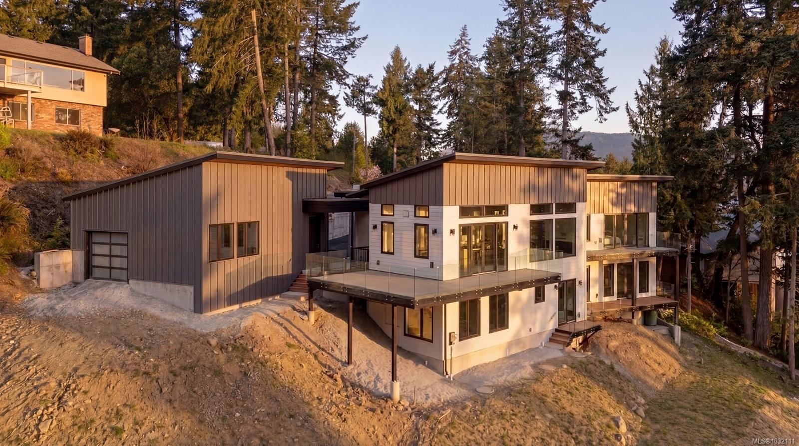 1677 Lands End Rd
