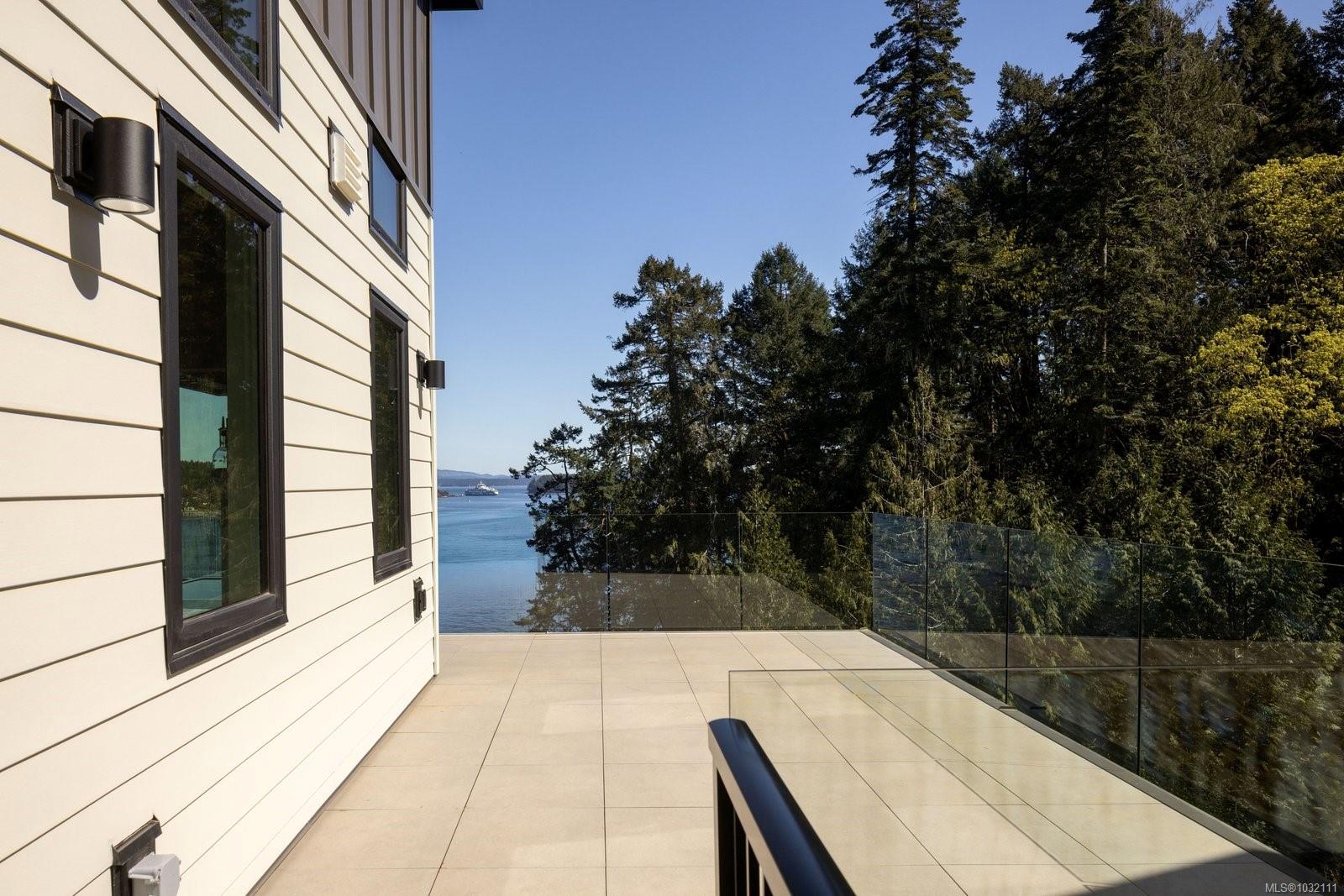 1677 Lands End Rd