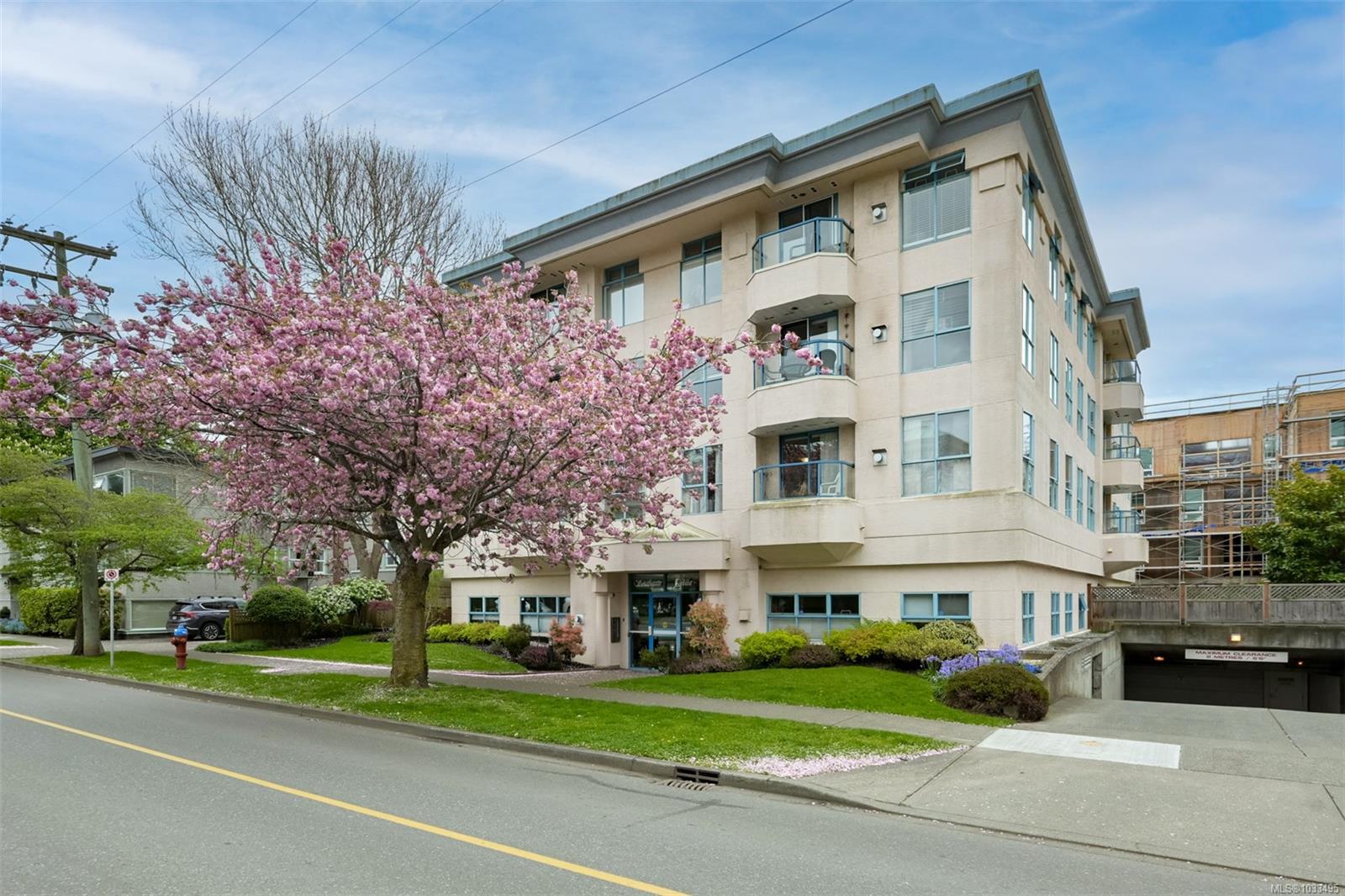 1063 Southgate St # 209