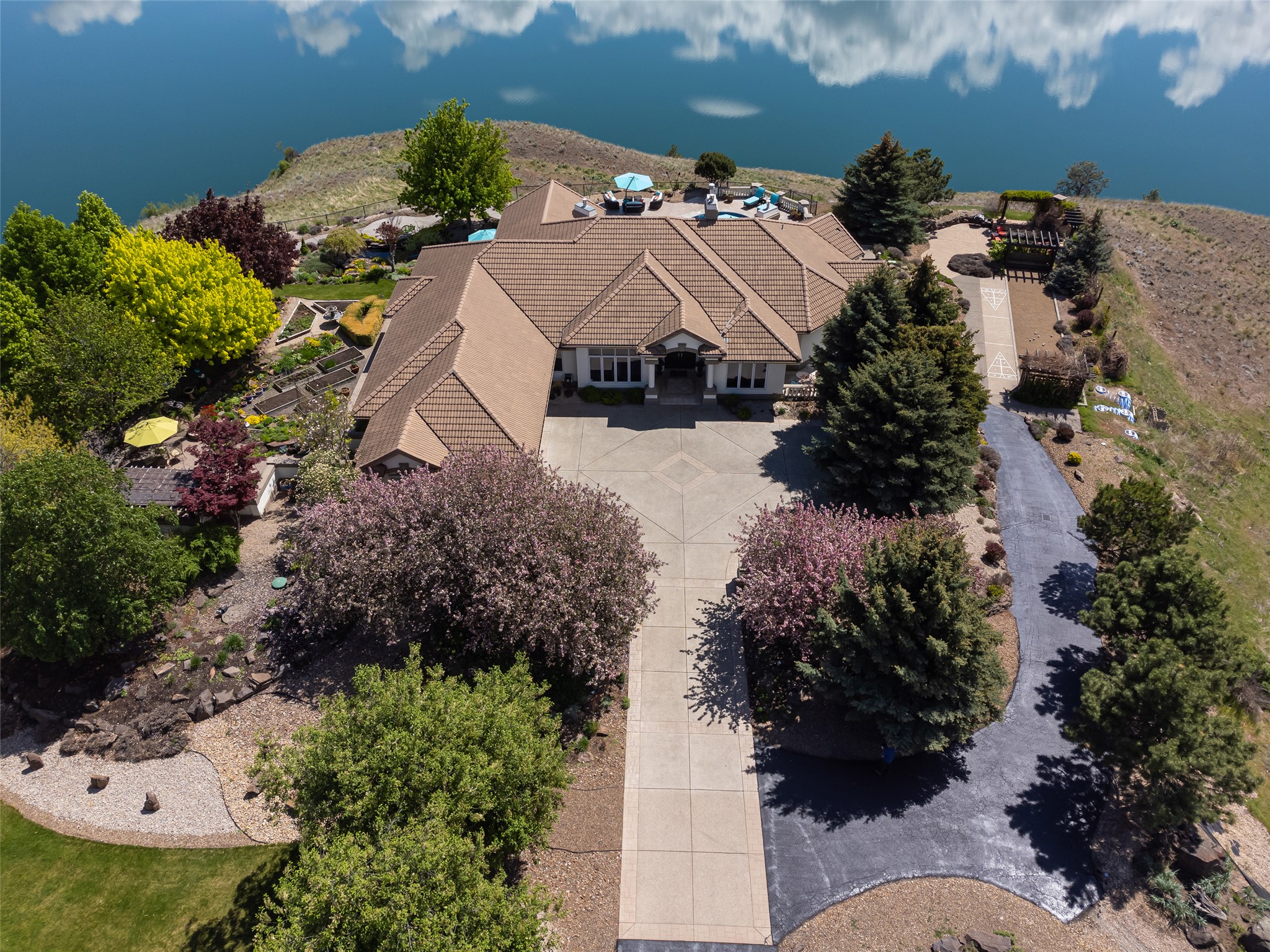 315 Kalamalka Lakeview Drive 1