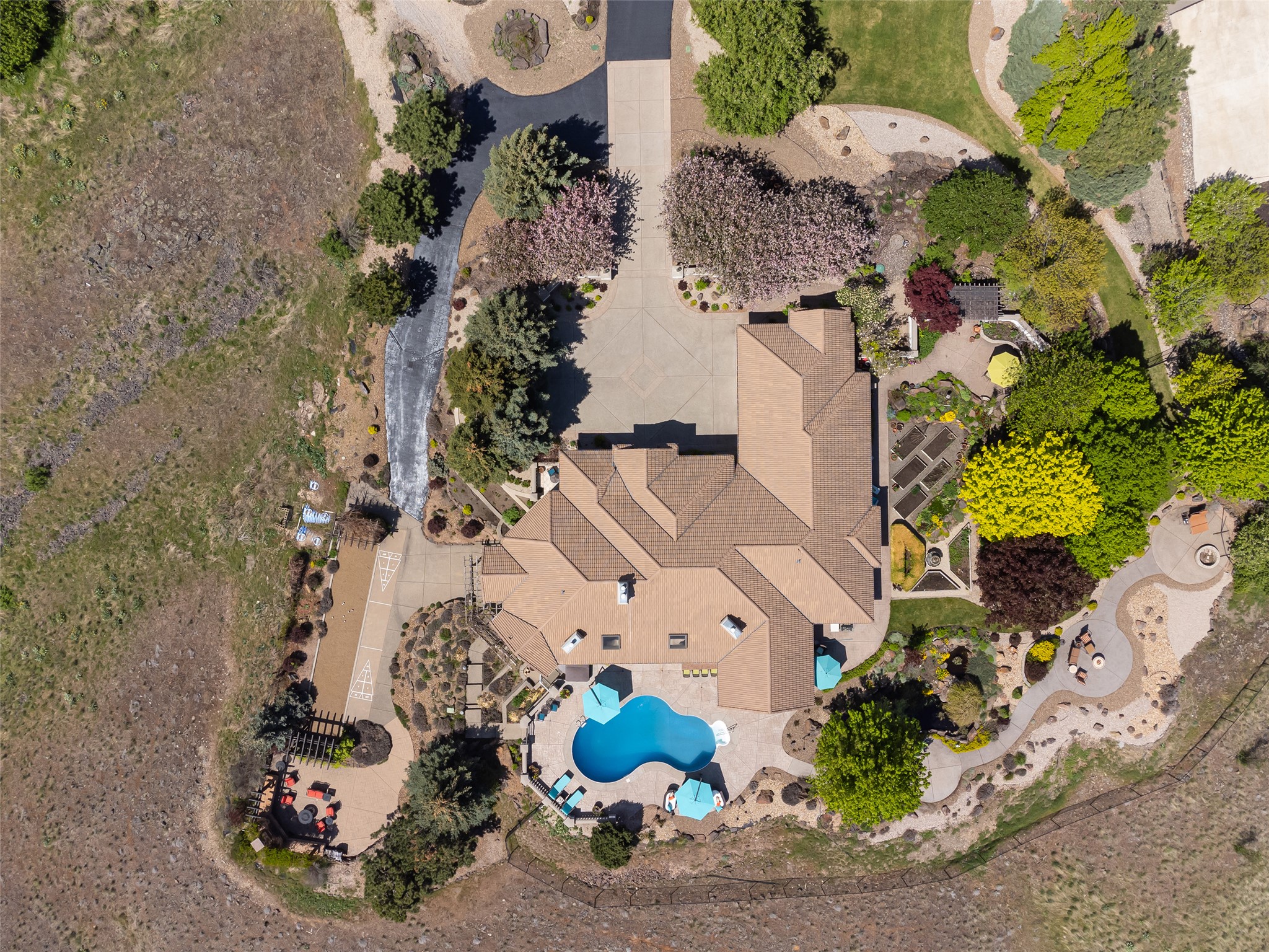 315 Kalamalka Lakeview Drive 1