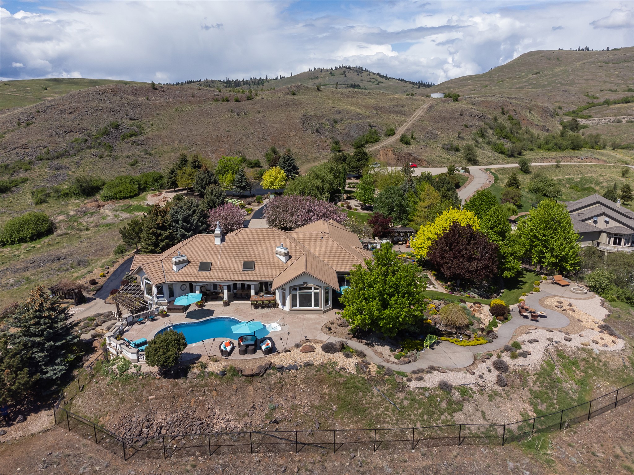 315 Kalamalka Lakeview Drive 1
