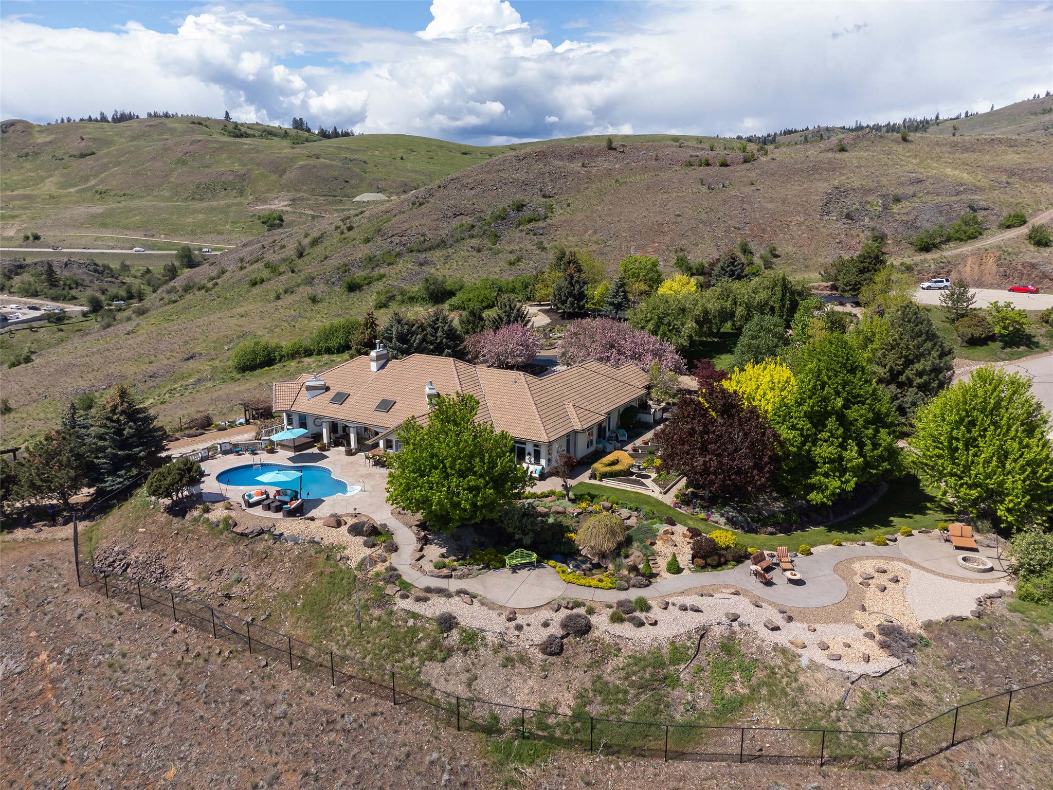 315 Kalamalka Lakeview Drive 1