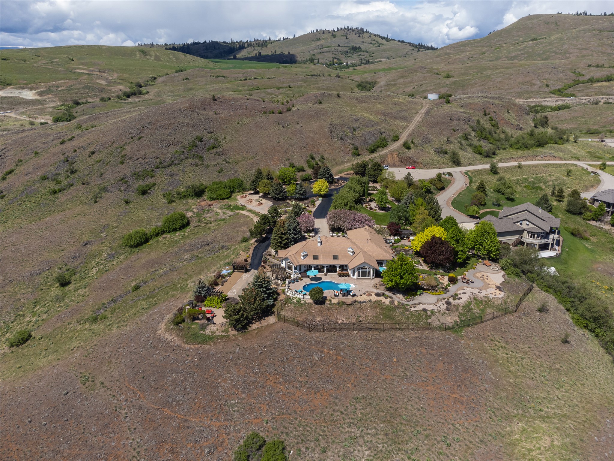 315 Kalamalka Lakeview Drive 1