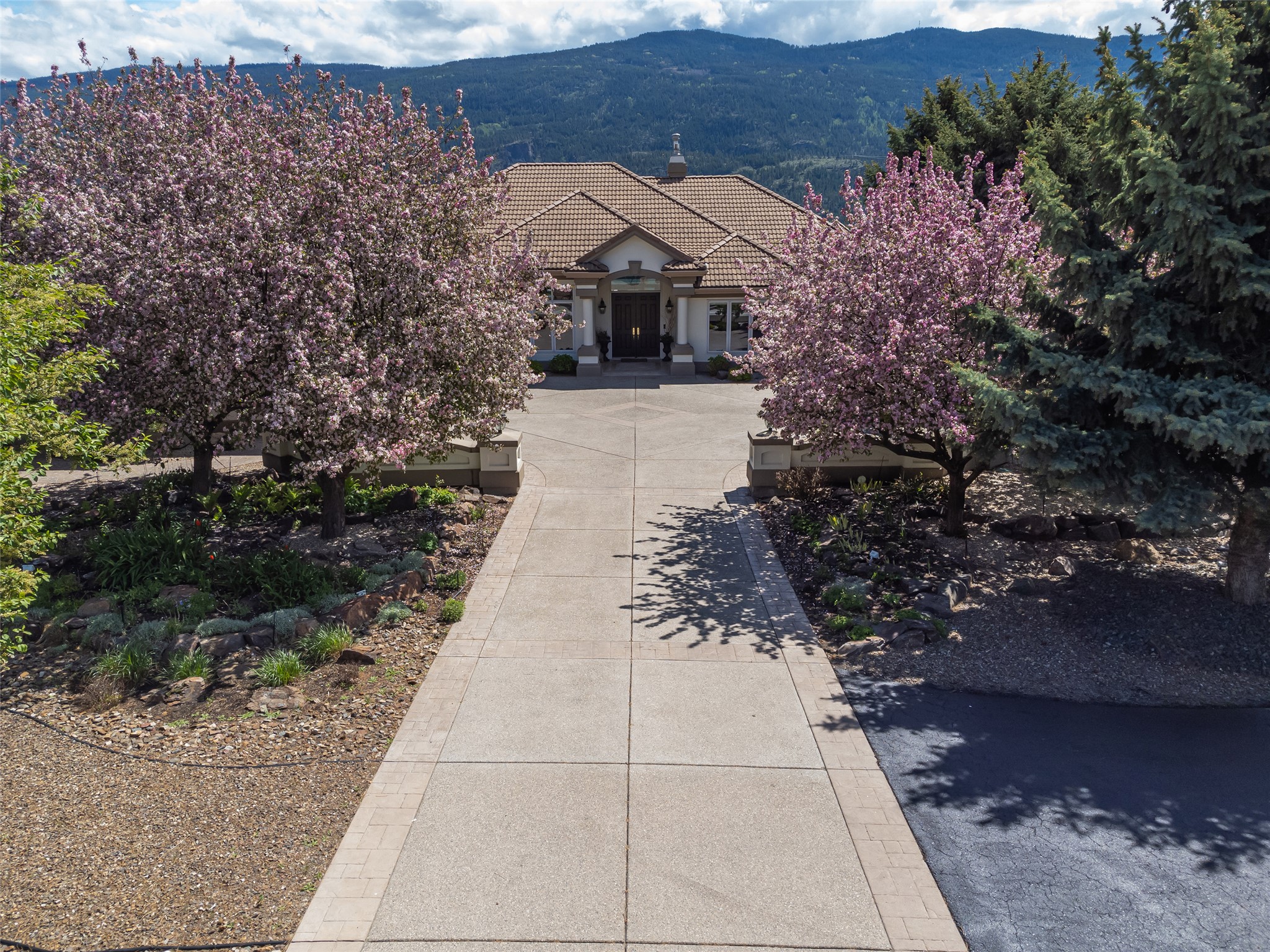 315 Kalamalka Lakeview Drive 1