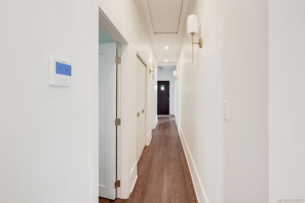 525 Simcoe St