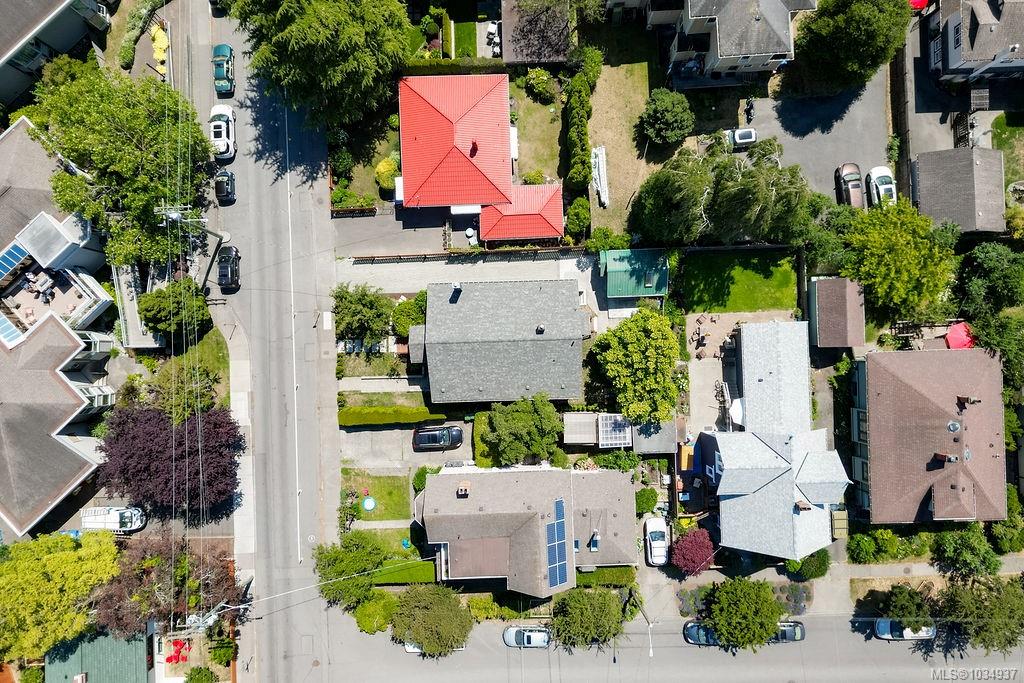 525 Simcoe St