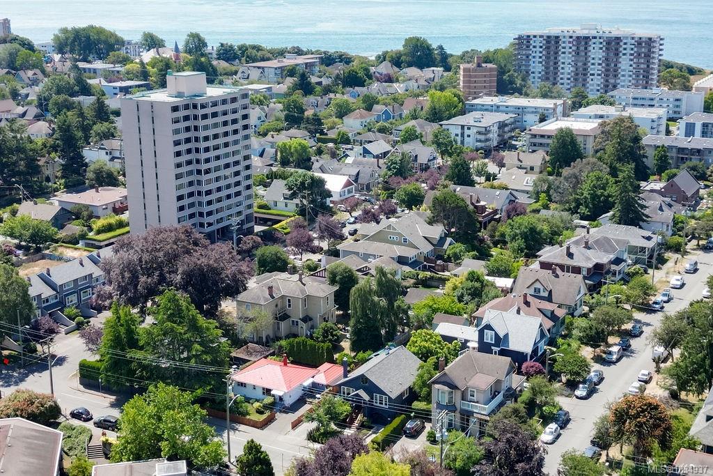 525 Simcoe St