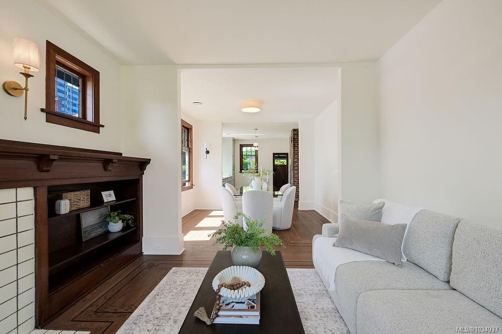 525 Simcoe St