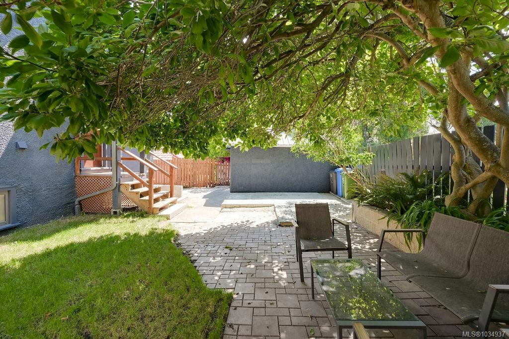 525 Simcoe St