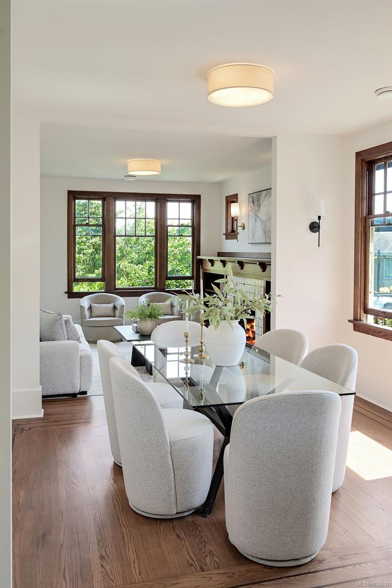 525 Simcoe St