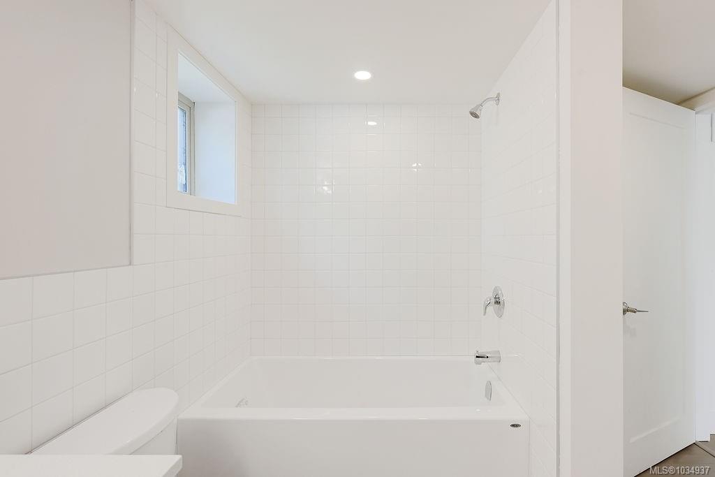 525 Simcoe St