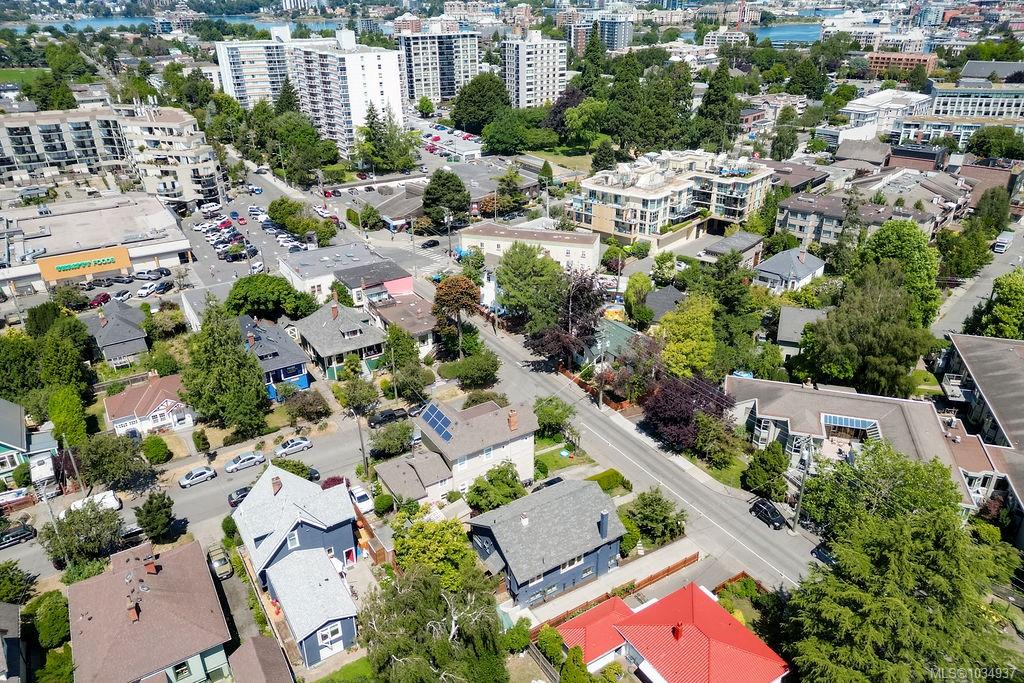 525 Simcoe St