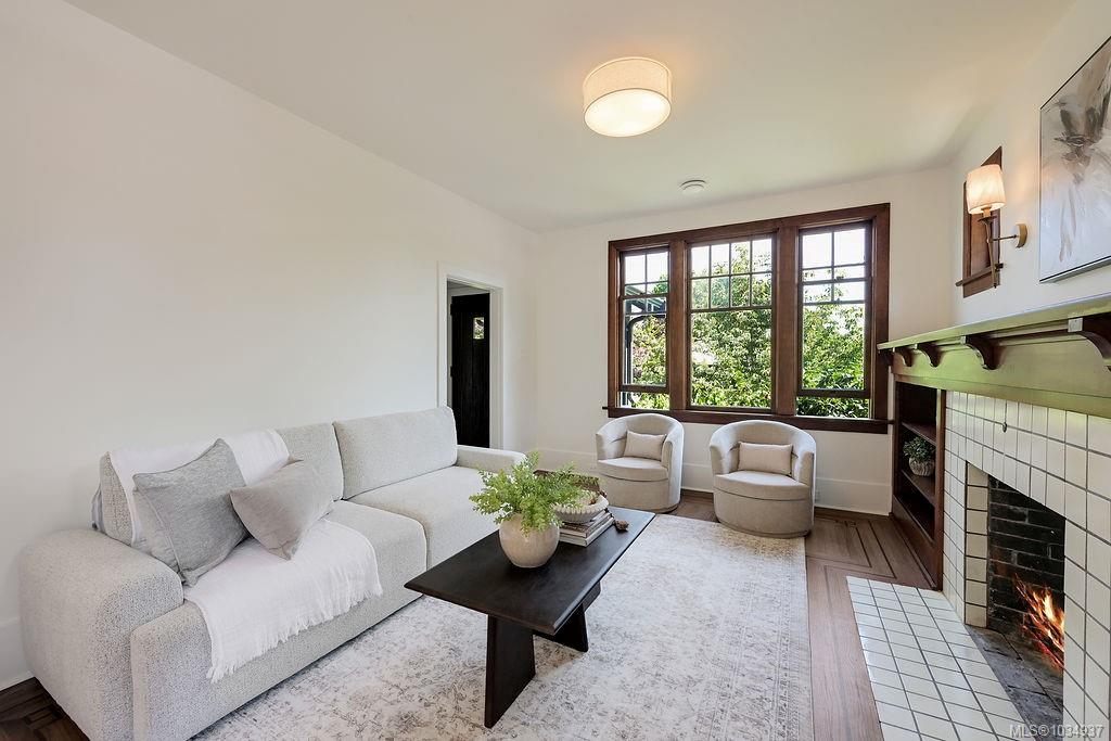 525 Simcoe St